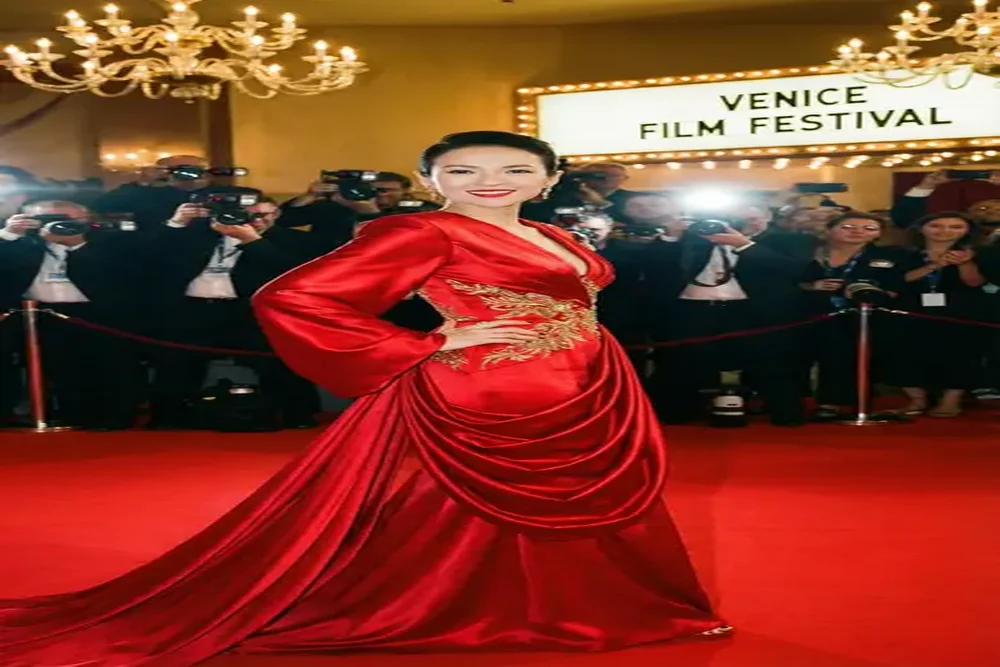 困困兔与国际知名女演员合作红毯照片